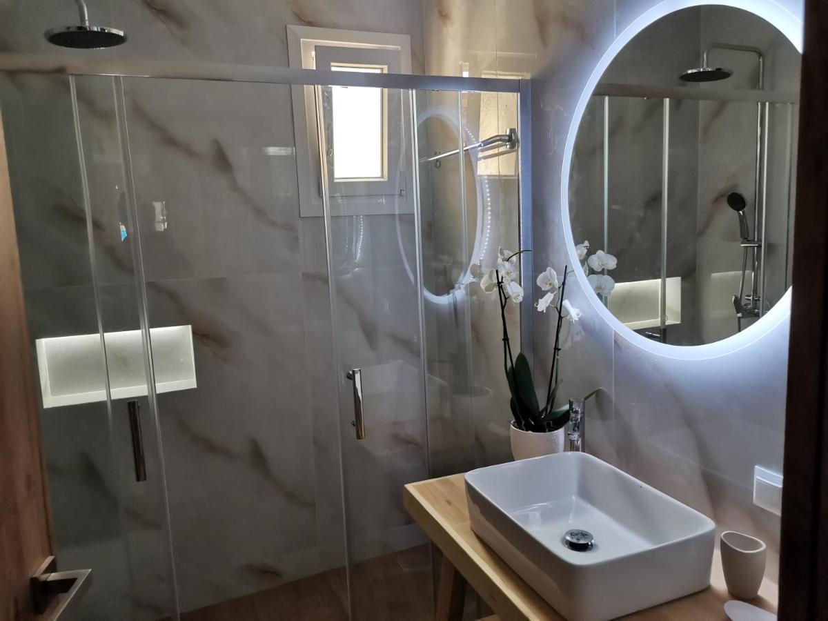 Nely's Luxury
